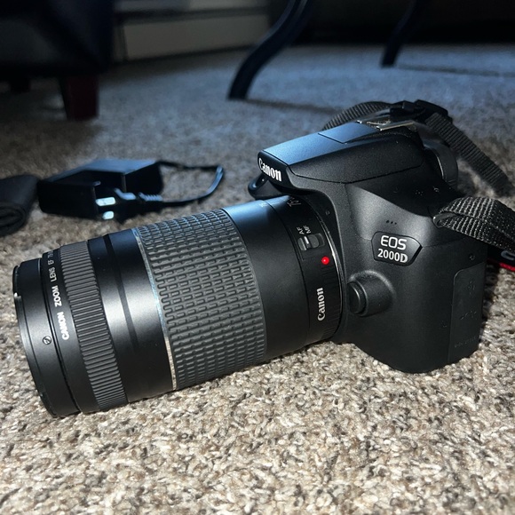 Canon 2728C002 EOS 2000D 18-55mm III Lens 24.1MP DSLR Camera - Picture 10 of 11